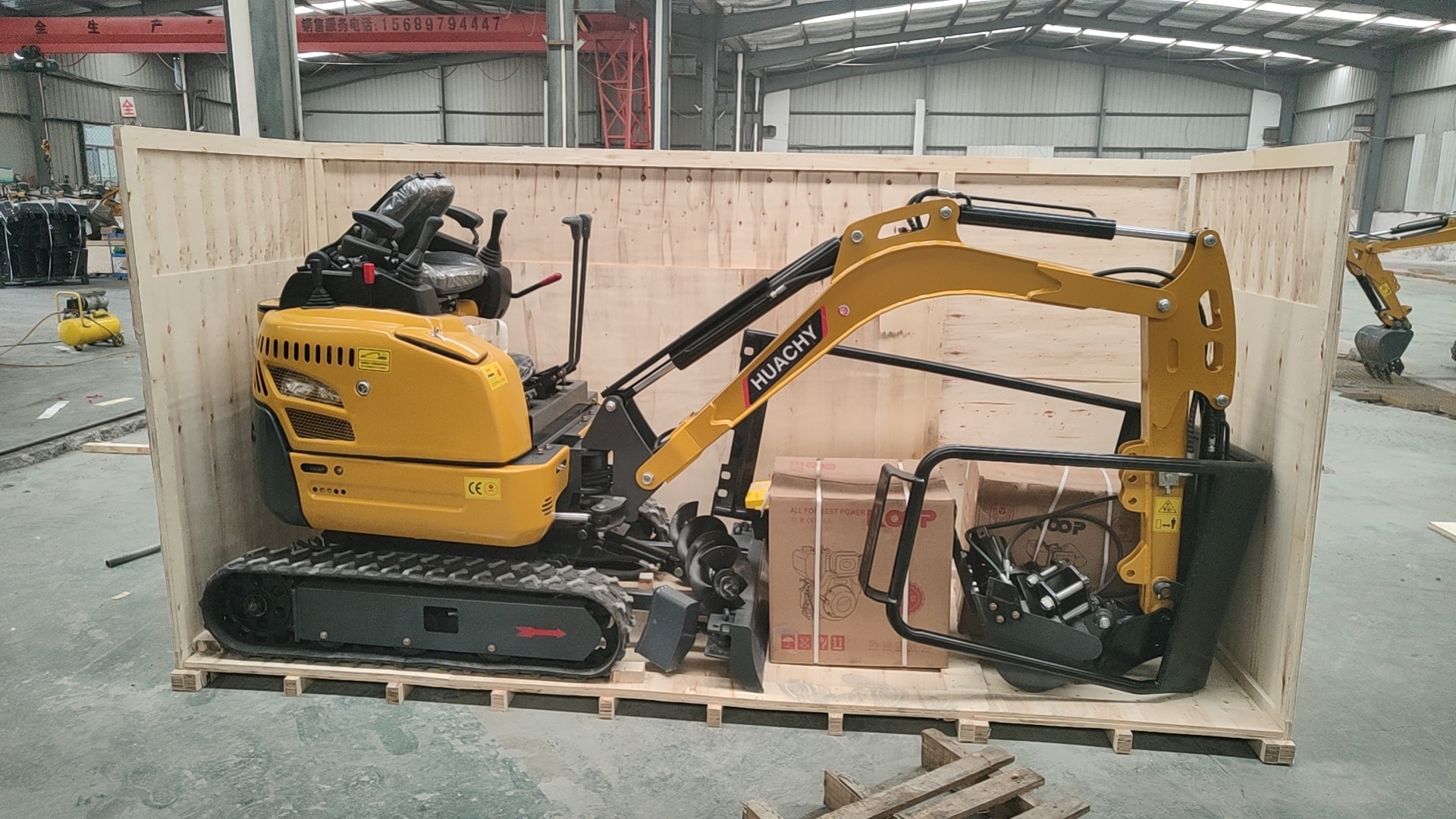 Huachy Machinery Expands European Portfolio with HC18 Mini Excavator Delivery to Italy​​(pic1)