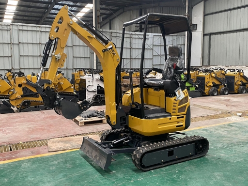 Huachy Machinery Expands European Portfolio with HC18 Mini Excavator Delivery to Italy​​